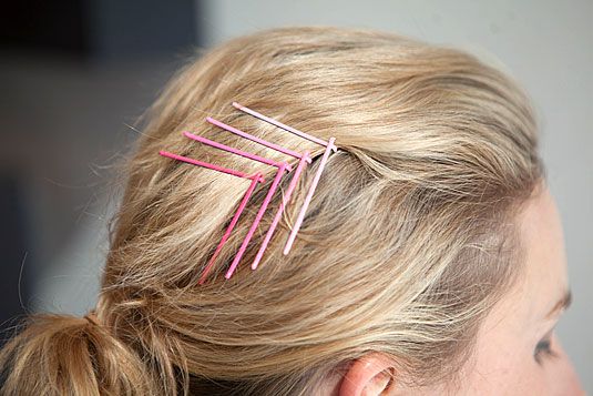how to use bobby pins