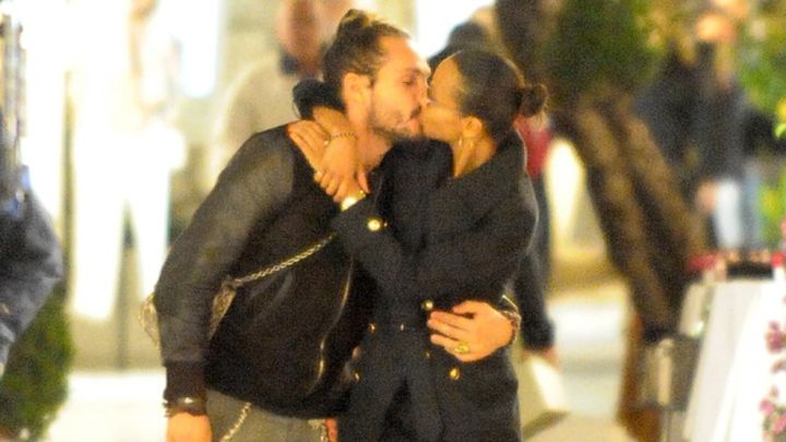 Husband and wife: Marco Perego and Zoe Saldana sharing their kisses