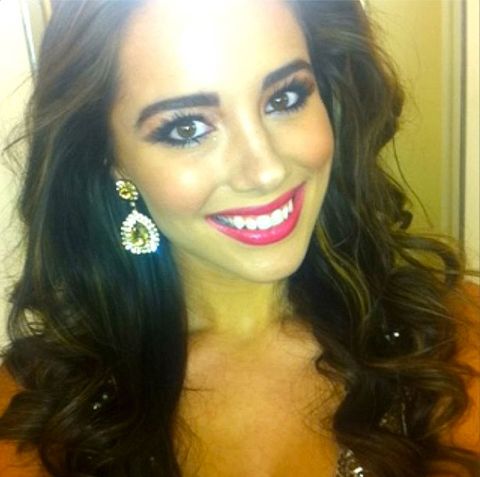 Facial Cumshot Earrings - Former Beauty Queen Posts Cum Shot Selfit on Instagram