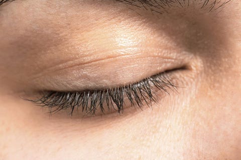 Beezin' - Teens Are Putting Lip Balm On Their Eyelids To Get High Beezin' - Teens Are Putting Lip Balm On Their Eyelids To Get High