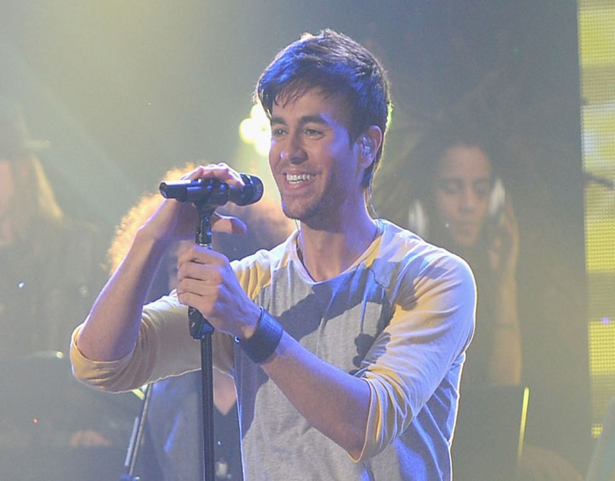 Watch Enrique Iglesias's Sexy New English Music Video for 
