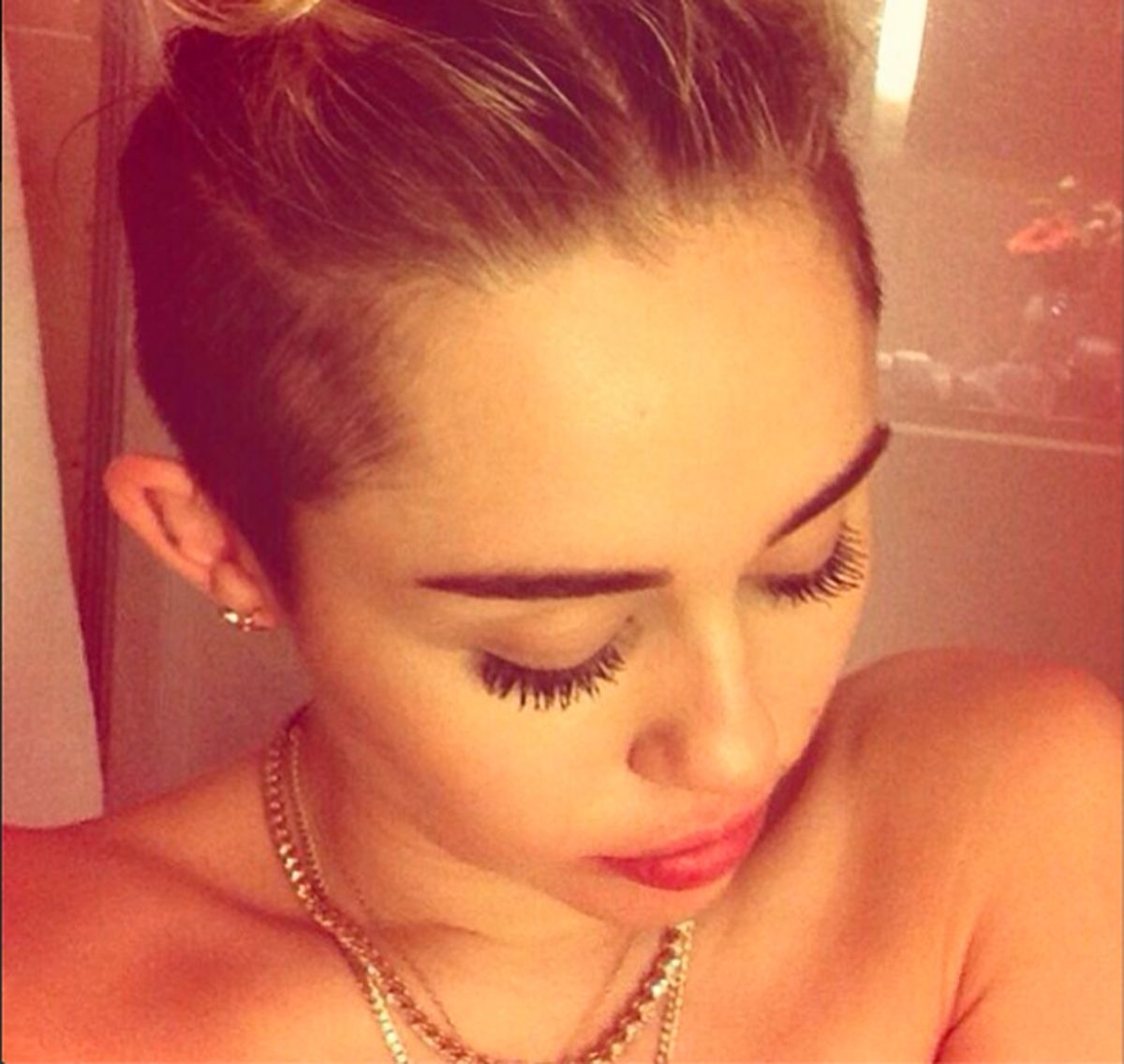 Miley Cyrus In Amsterdam - Miley Cyrus Naked Selfie-4686