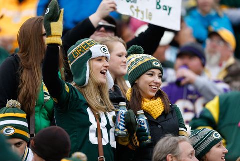 Here are 8 ways you can impress/support your sports fan dates – trust me..