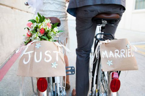 Bicycle, Petal, Bag, Bouquet, Cut flowers, Bicycle accessory, Street fashion, Artificial flower, Peach, Bicycles--Equipment and supplies, 