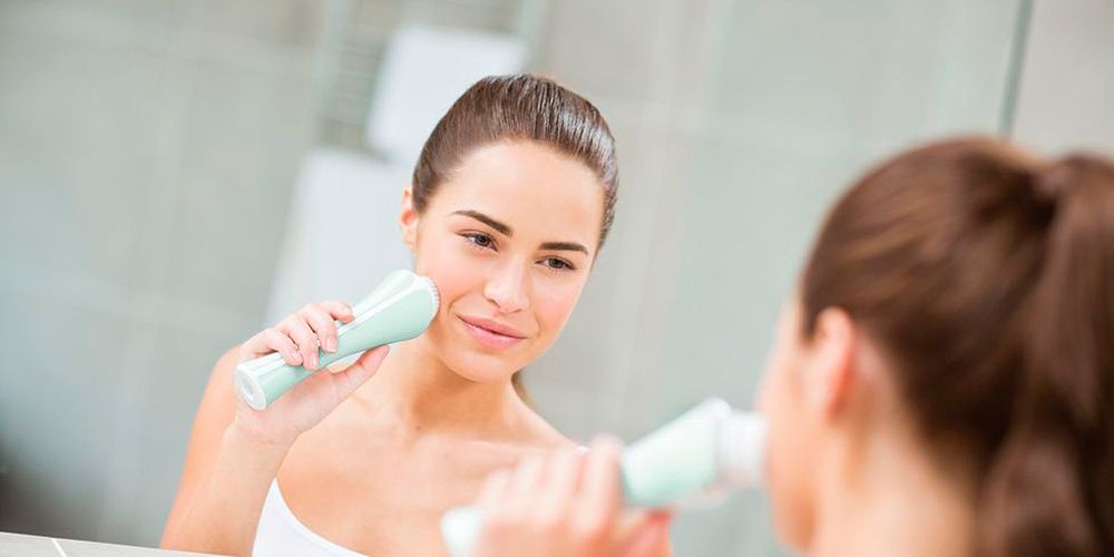 How to use your cleansing brush properly