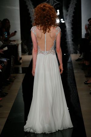 The Biggest Wedding Dress Trends for 2022 | OneFabDay.com | Wedding dress  trends, Bespoke wedding dress, Big wedding dress