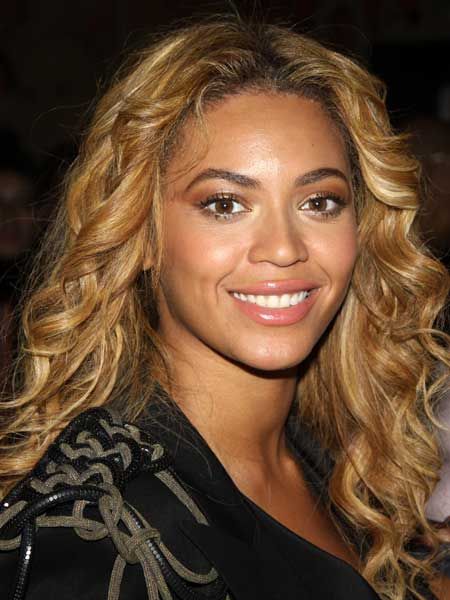 beyonce brown hair with highlights