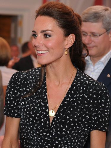 Kate wears fake jewels for Jubilee celebrations