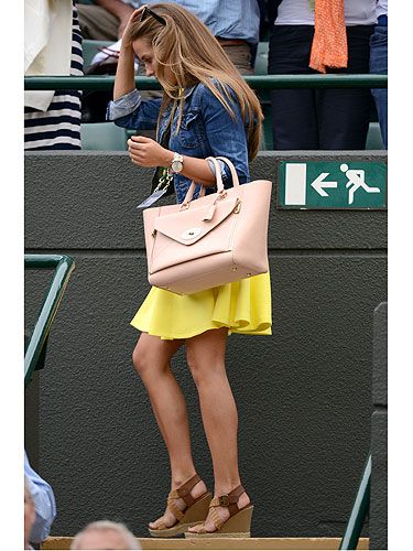 Kim Sears winning Wimbledon wardrobe