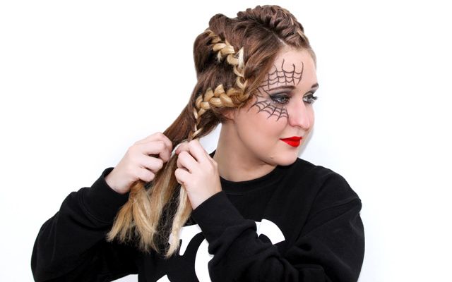 20 Easy Halloween Hairstyles and Hair Color Ideas for A Spooky Season