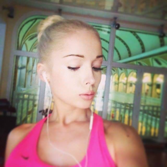 Valeria Lukyanova No Makeup Selfie