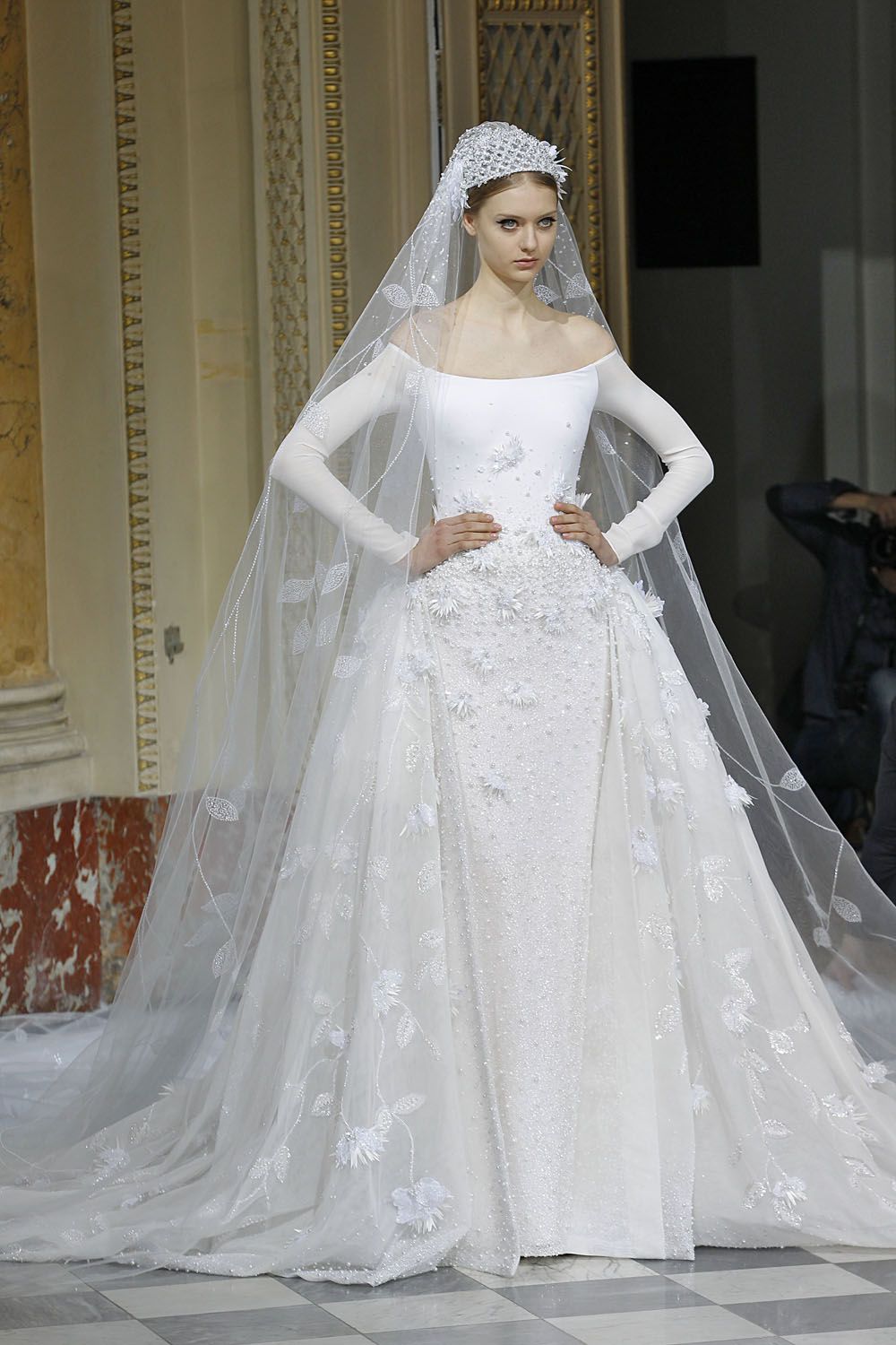 45 Fantasy Wedding Dresses That Will Make Your Heart Stop