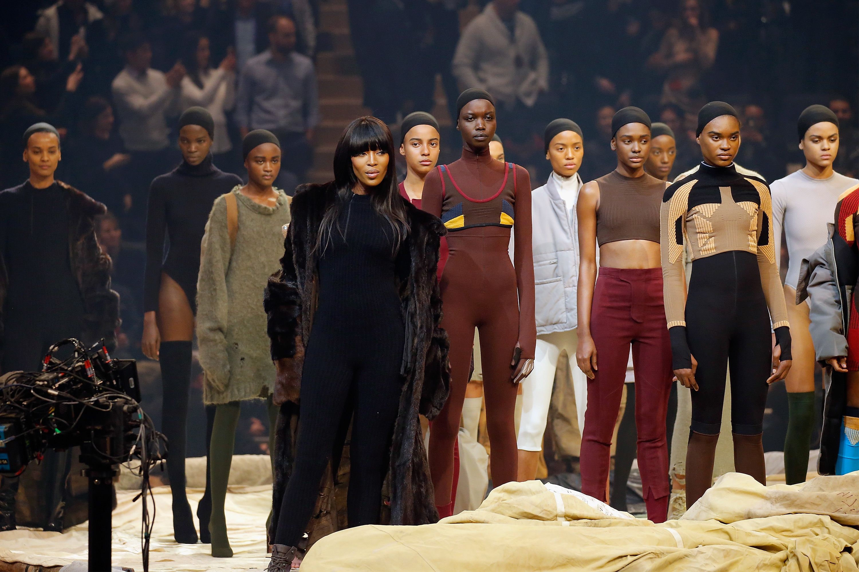 Naomi Campbell walks the runway at the Chanel Ready to Wear News Photo -  Getty Images