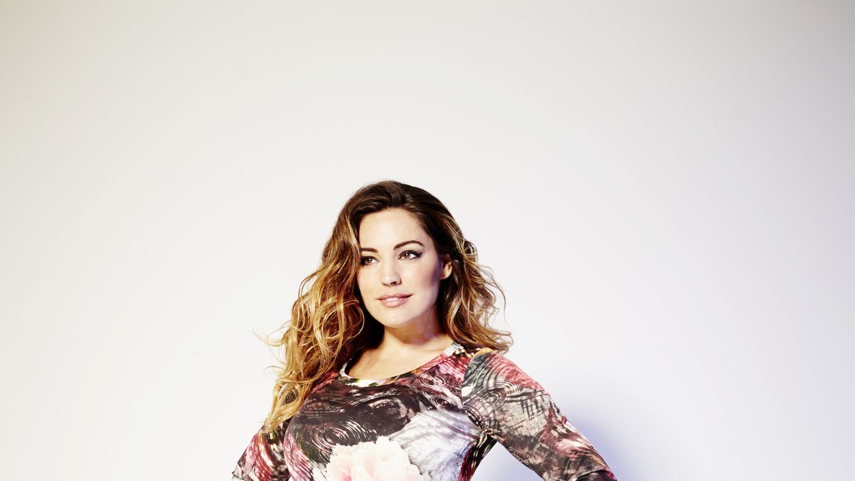 Kelly Brook wows in new campaign for Simply Be collection