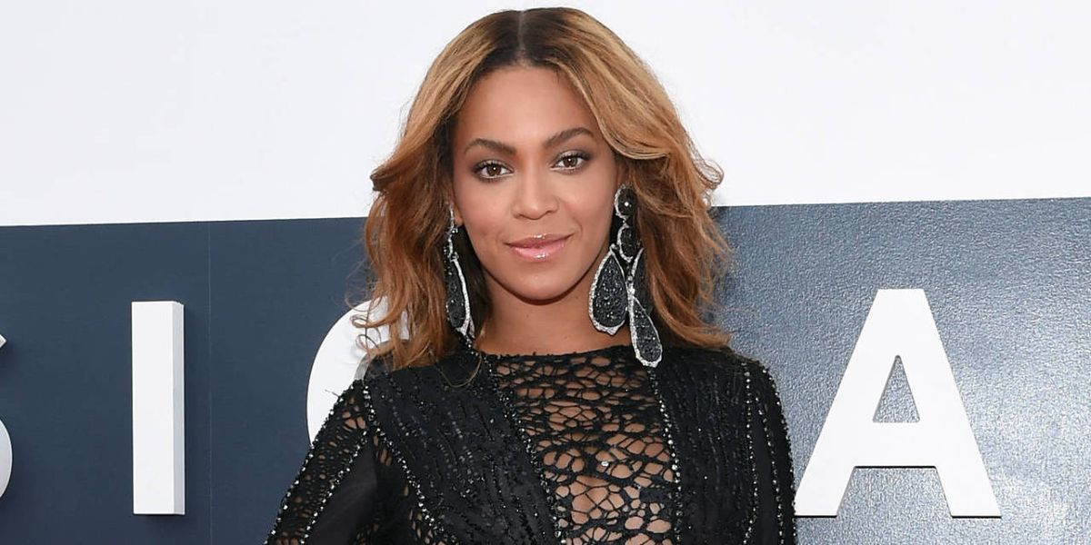 VMAs 2014: Beyonce wears sequin black dress