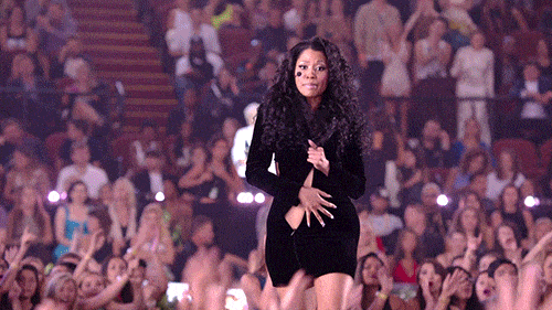 VMA 2014: Nicki Minaj suffers HUGE wardrobe malfunction
