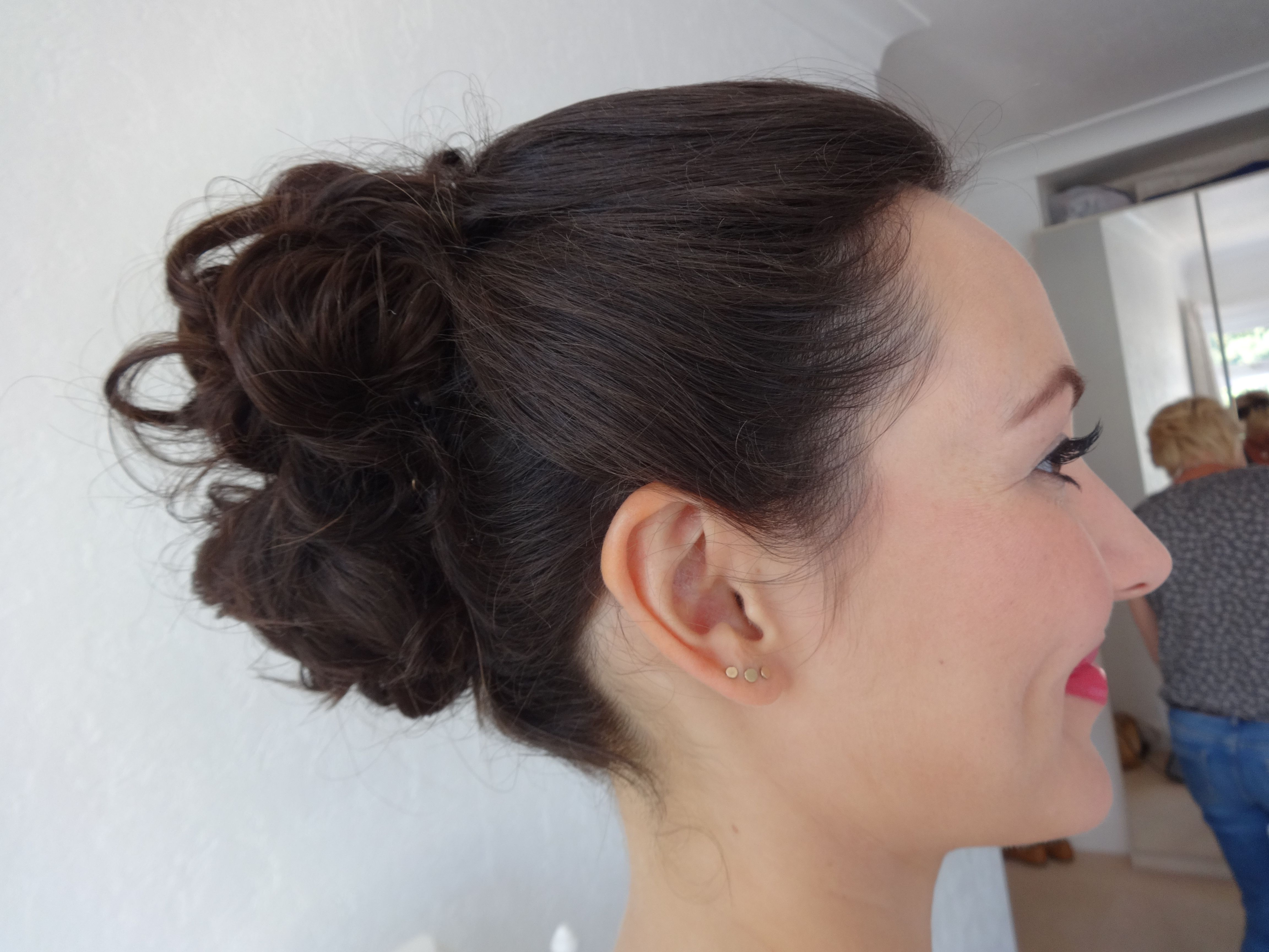 How to fake an 'up-do' with short hair