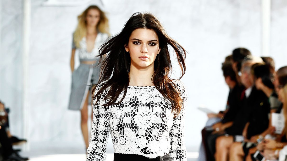 Kendall Jenner struts her stuff for Diane von Furstenberg at NYFW