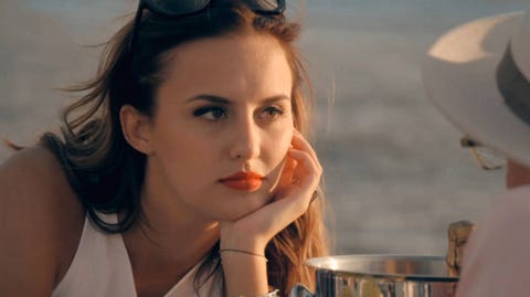 lucy dating proudlock