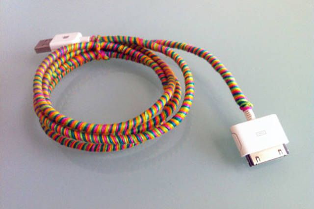 Cable, Technology, Bracelet, Electronic component, Electrical supply, Circle, Wire, Electronics accessory, Bangle, 