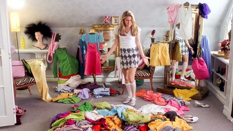 12 Traumatising Phases All Girls Go Through When Tidying