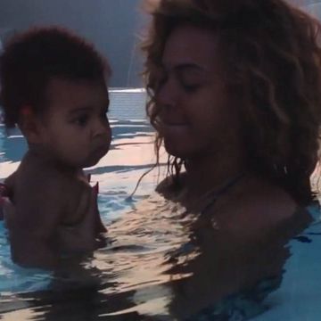 Beyoncé poses naked with her REAL baby bump in On The Run clip