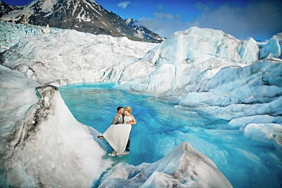 Stunning photos of a bride and groom on a glacier