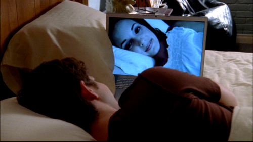 21 things only people in long distance relationships will understand