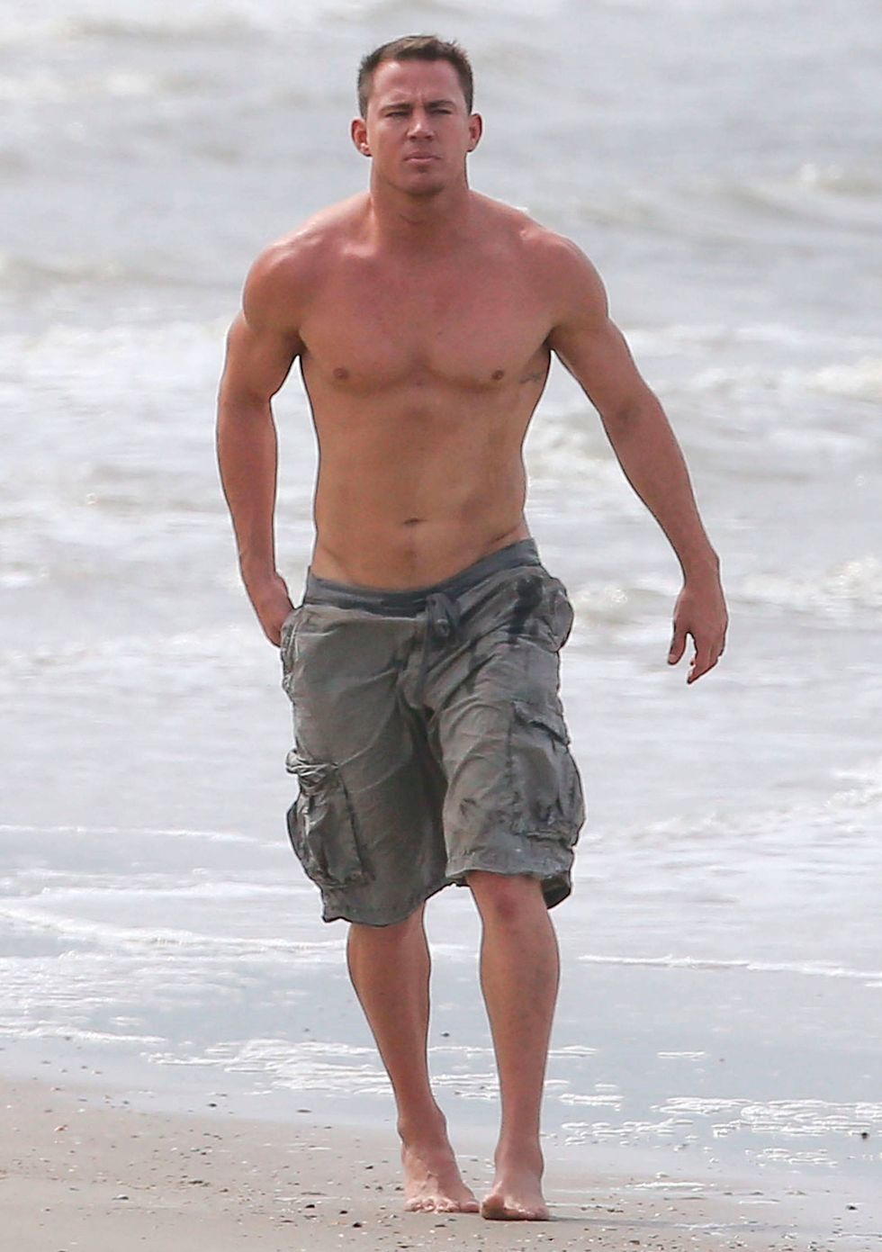 PICTURED: Shirtless Channing Tatum shows off his Magic Mike XXL muscles ...