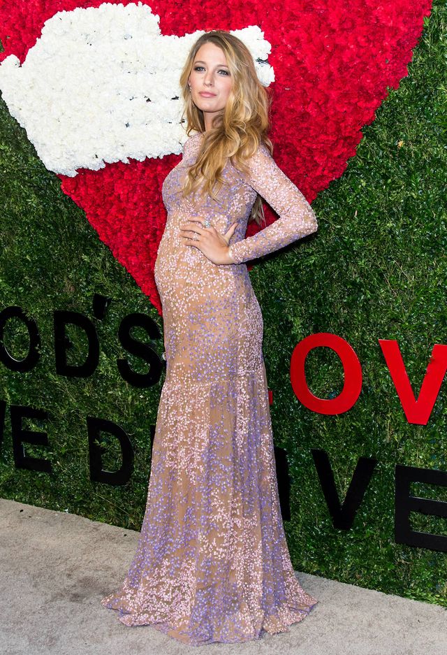 Blake Lively pregnant baby bump picture