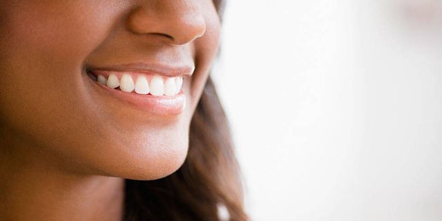 5 affordable ways to whiten your teeth at home