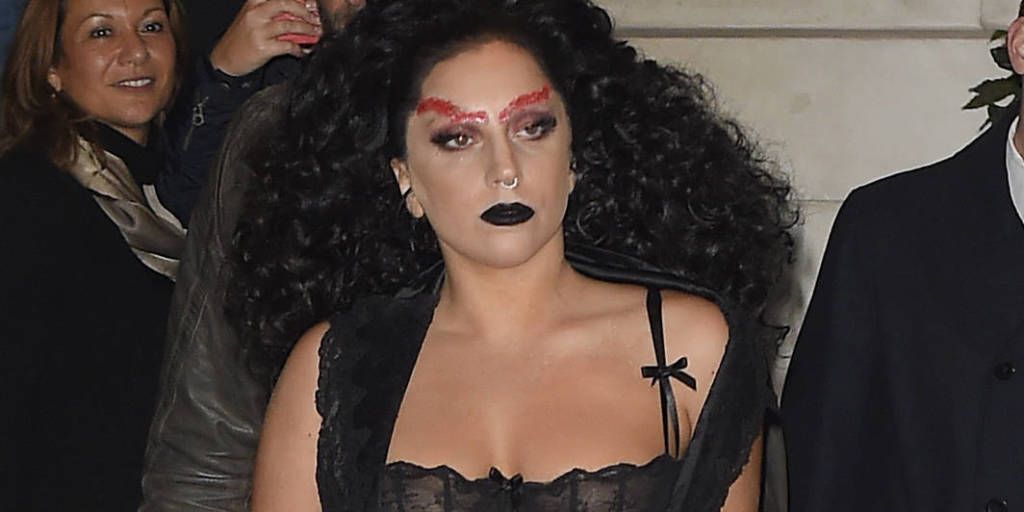 Lady Gaga celebrated Halloween early by dressing like a zombie bride in ...