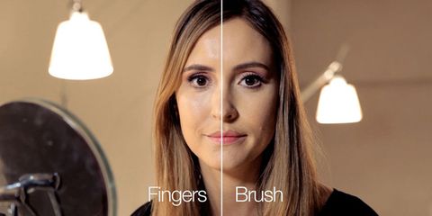 Foundation application: Fingers vs brushes