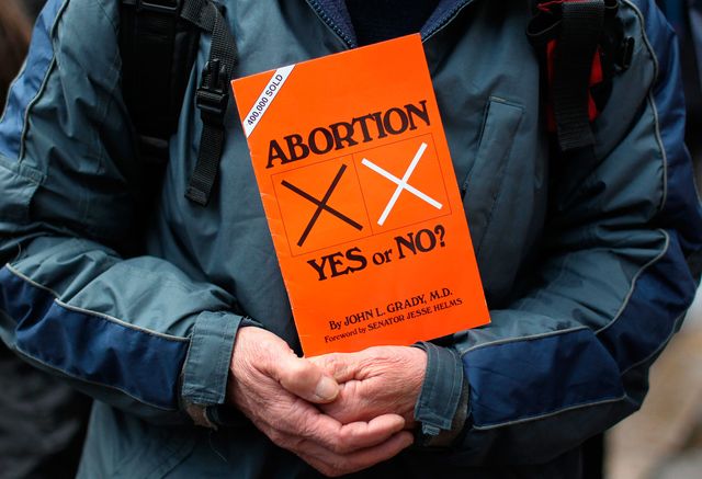 Back Off campaign calls for buffer zone around abortion clinics that ban protestors