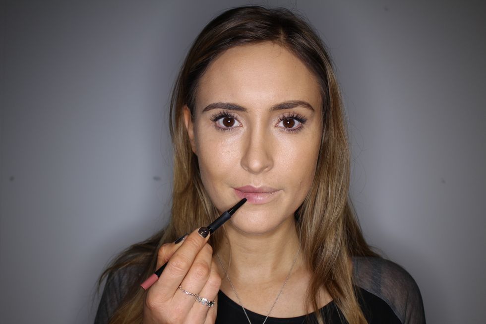 Morning-after makeup: How to cheat a healthy glow - lipliner