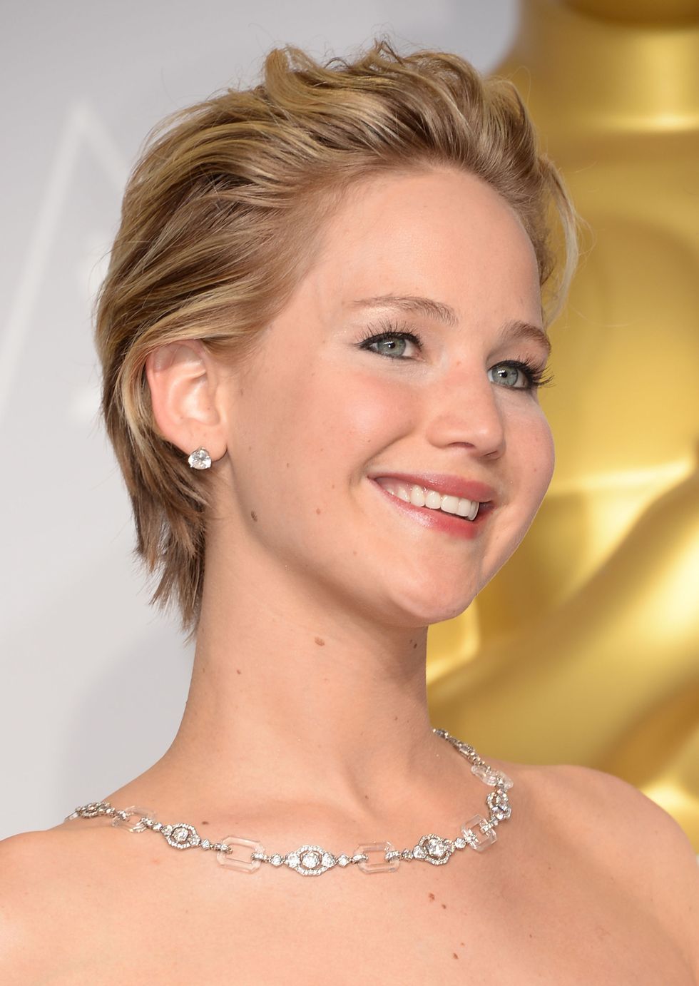Jennifer Lawrence - 11 celebrities with gorgeous beauty spots