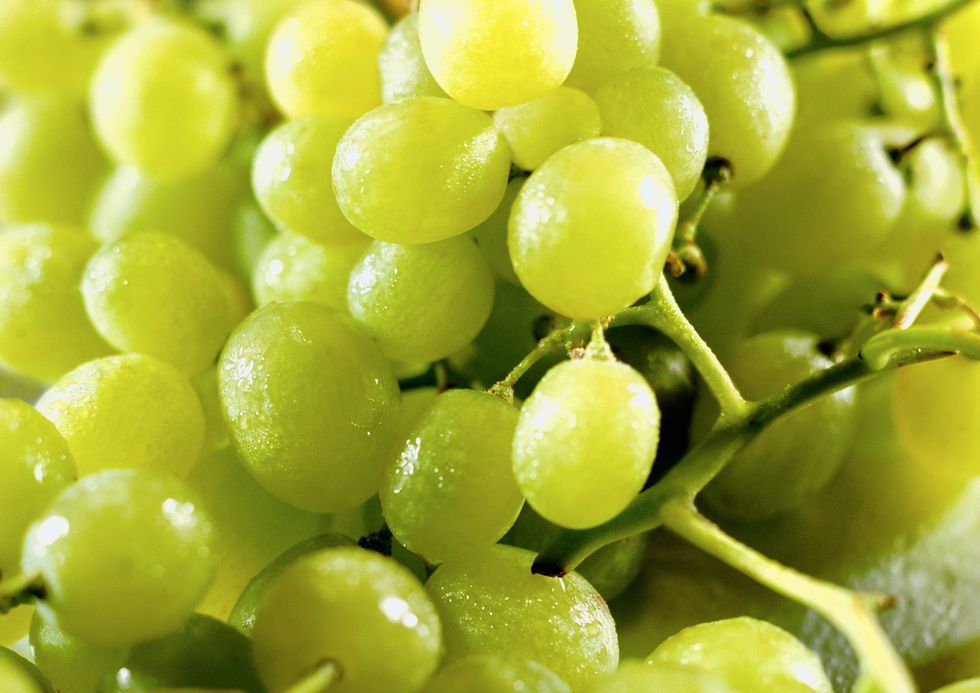 Seedless fruit, Green, Fruit, Natural foods, Produce, Food, Grapevine family, Grape, Whole food, Fruit tree, 