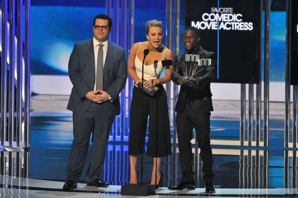 Kaley Cuoco jokes about her anti-feminist at The People's Choice Awards last night