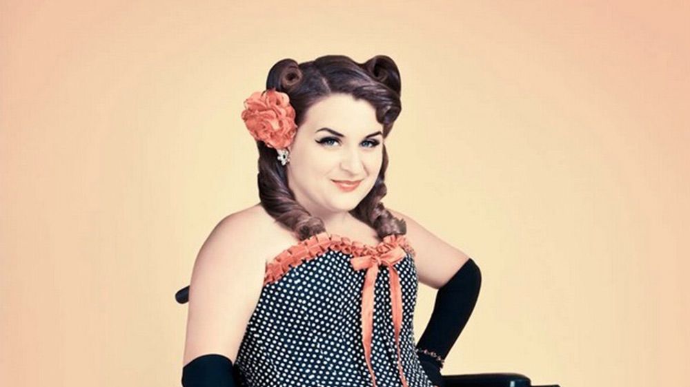 These STUNNING pin-up photo shoots prove all bodies are beautiful