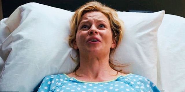 Elizabeth Banks giving birth in What To Expect When You're Expecting