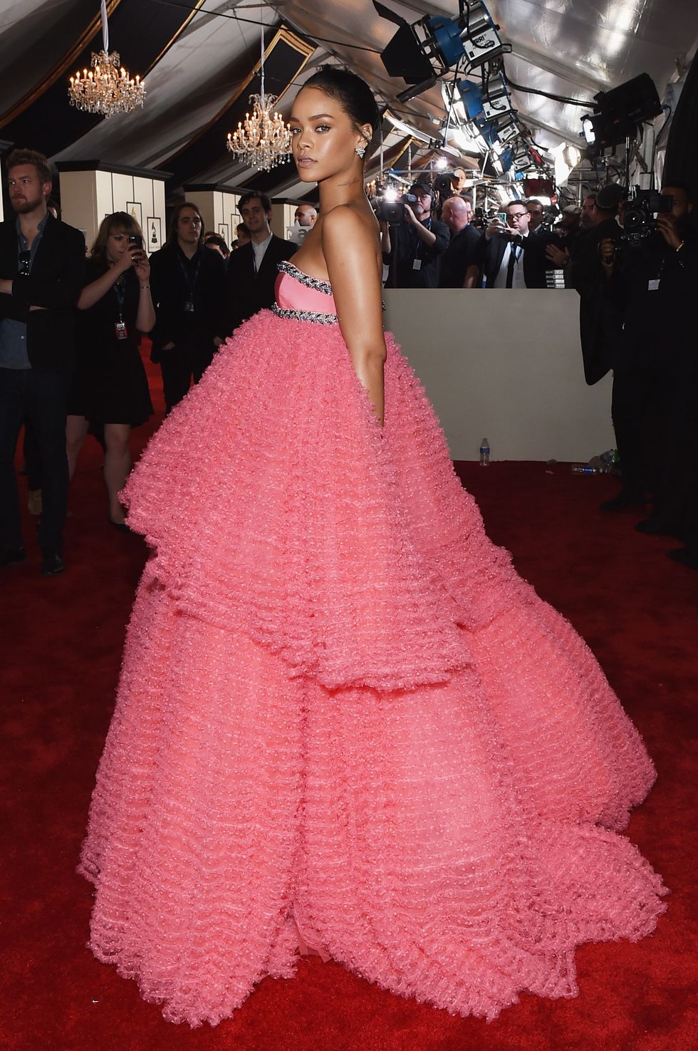 Rihanna at the Grammy Awards 2015 pretty in pink