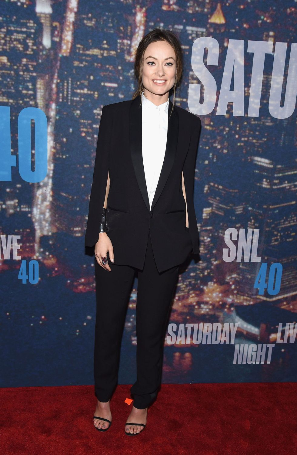 Olivia Wilde wears a suit to SNL 40