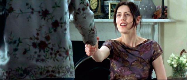 Gina McKee as Bella in Notting Hill in a wheelchair