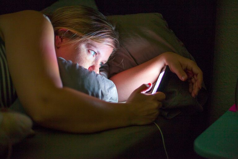 This is the damage we're doing by staring at our phone screens before bed
