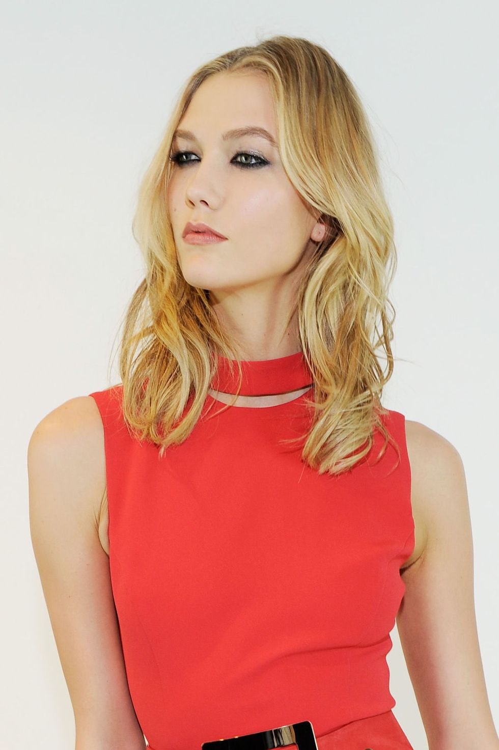 Karlie Kloss for Versace catwalk - Autumn/Winter 2015 beauty trends