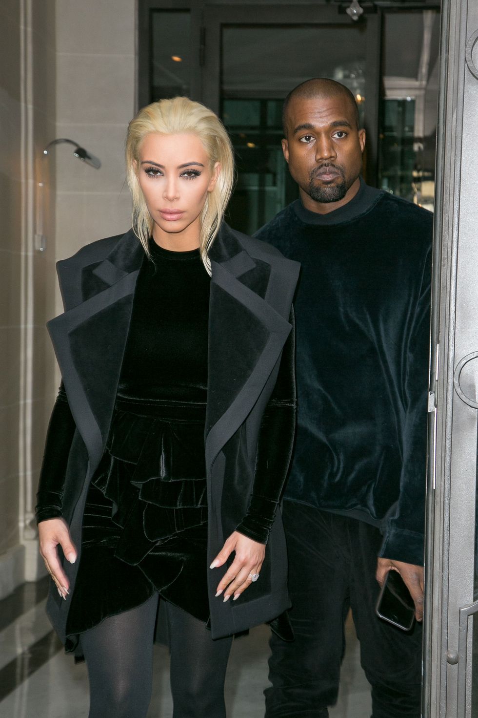 Kim Kardashian's blonde hair gets its full official unveiling in Paris