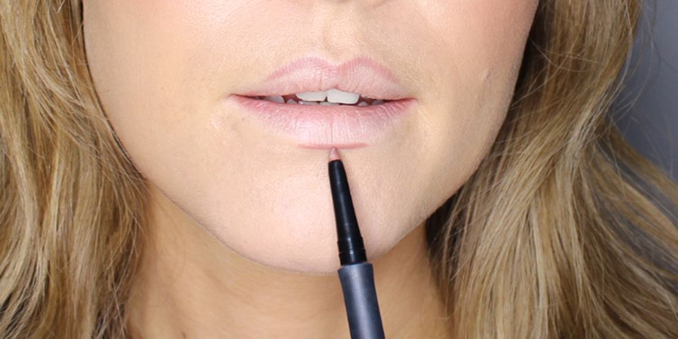 Lip liner tricks for fuller lips