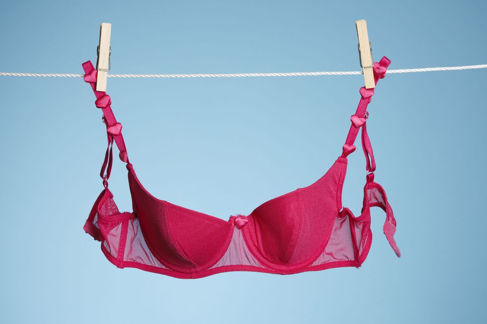 Signs Youre Wearing The Wrong Bra Size 