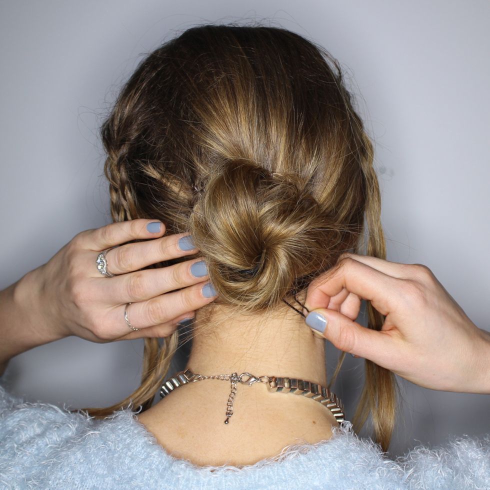 How to do a braided bun hairstyle