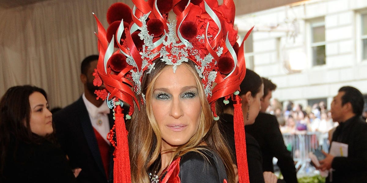 2015 Met Gala: Sarah Jessica Parker wears H&M